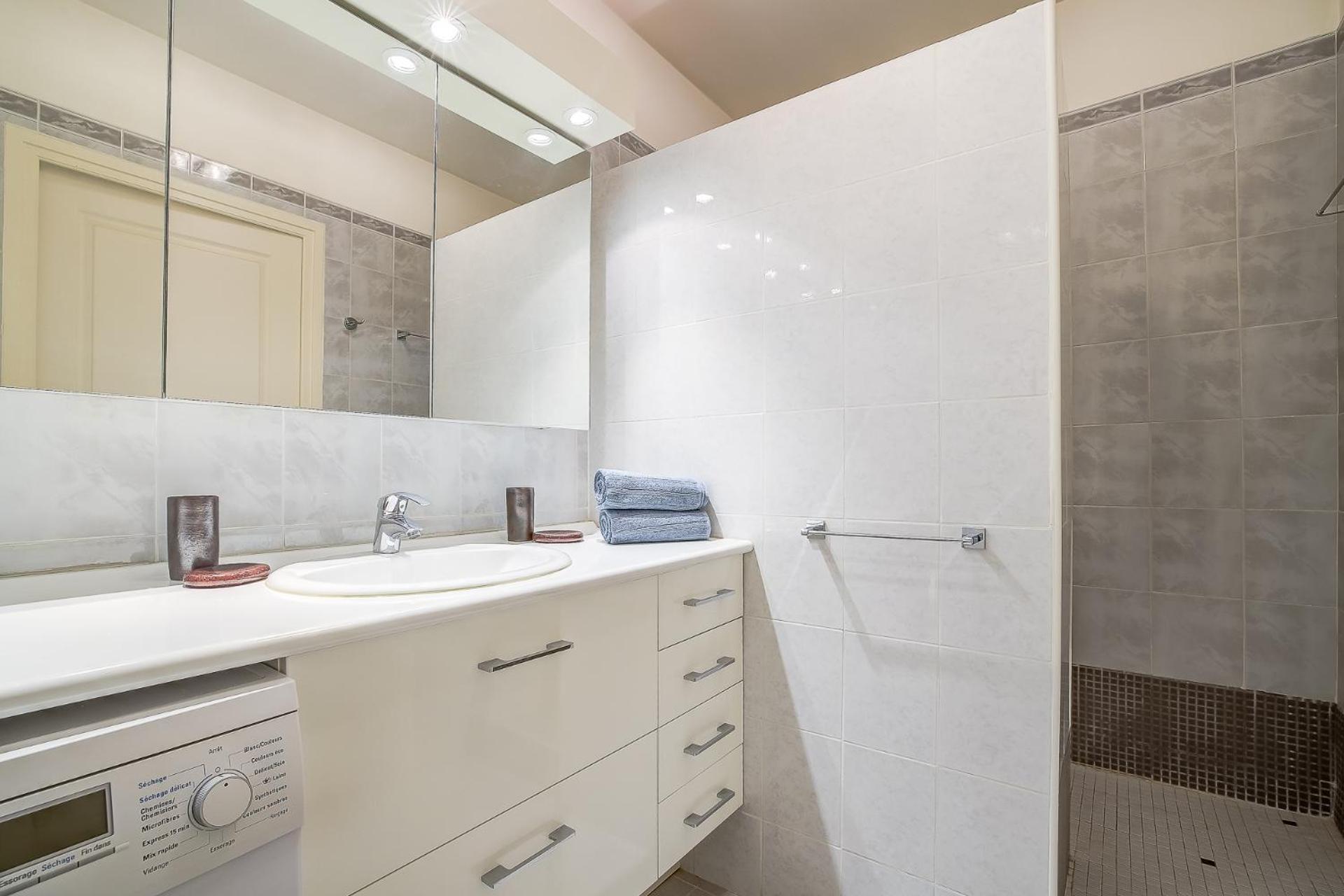 Le Cap St-charles - Spacieux Dernier Etage - Terrasses - Climatisation - Parking * Juan-les-Pins