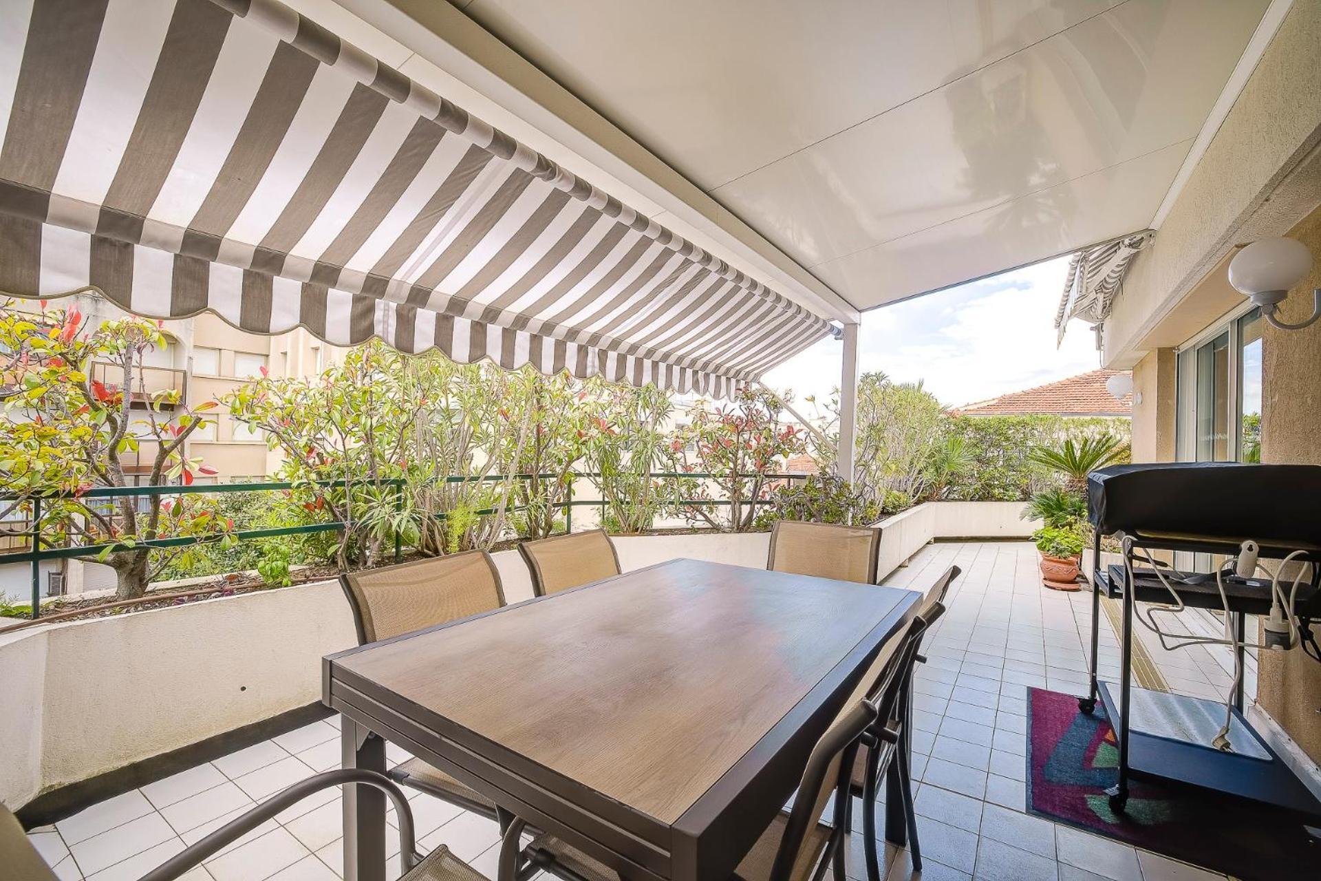 Le Cap St-charles - Spacieux Dernier Etage - Terrasses - Climatisation - Parking Apartment *
